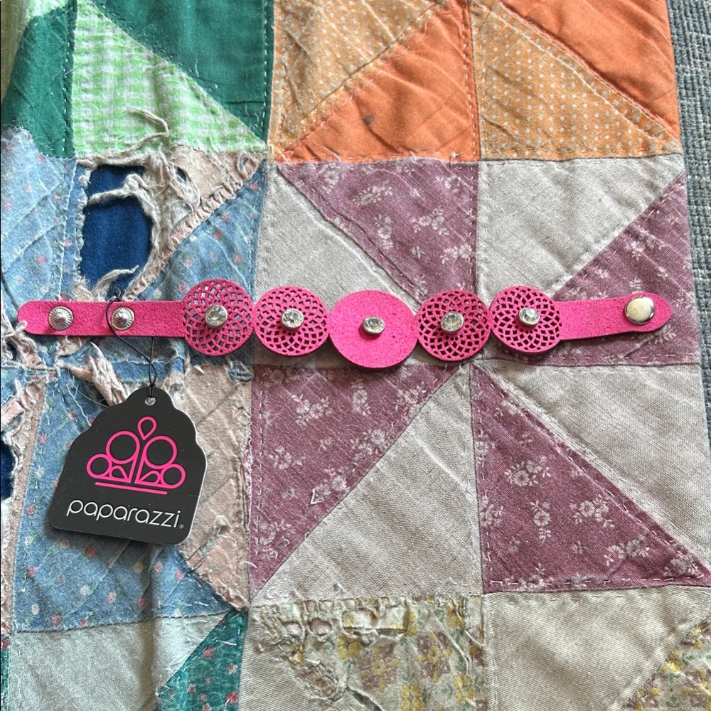 Paparazzi Fuchsia Snap Bracelet